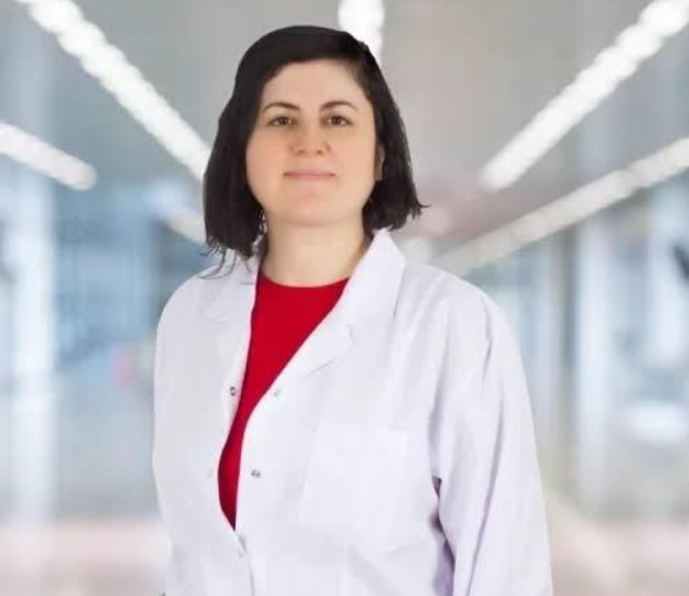 Kadın ürolog Operatör Doktor Ayşe Veyhürda “İdrar kaçırmanın Sırları”nı yazdı